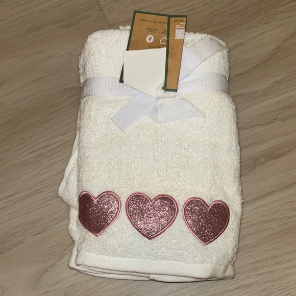 Other - Pink glitter heart hand towels✨